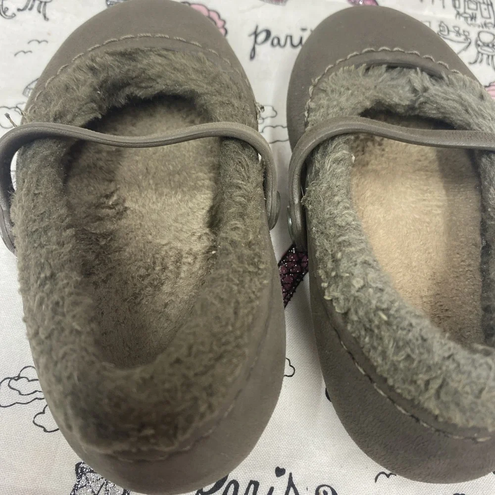 Crocs Fur Lined Mary Janes Sandals Shoes Girls Size 6 7 Toddler